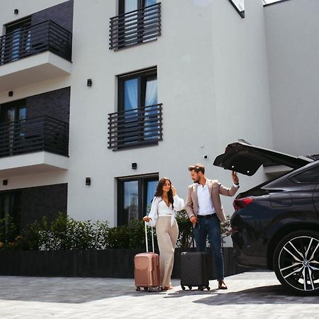 Resto Inn - Smart Apartamenty Blisko Energylandii Polwies Kültér fotó