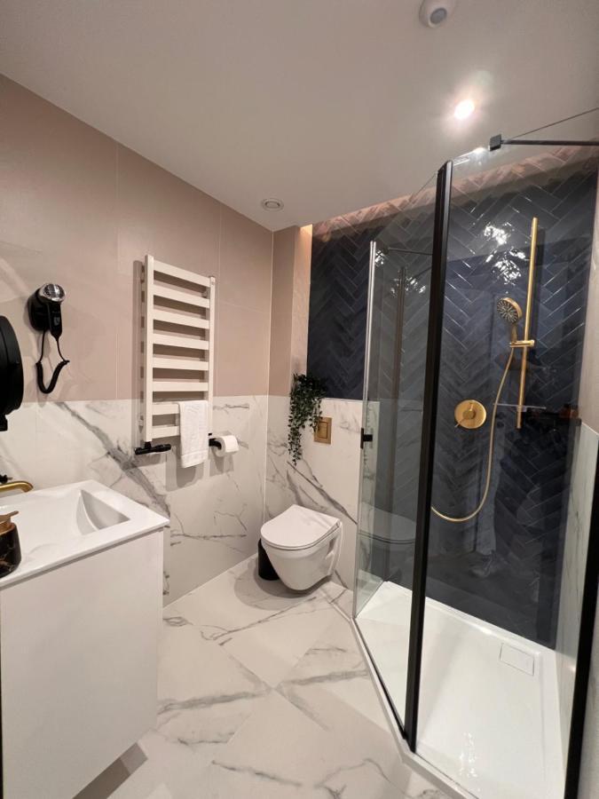 Resto Inn - Smart Apartamenty Blisko Energylandii Polwies Kültér fotó