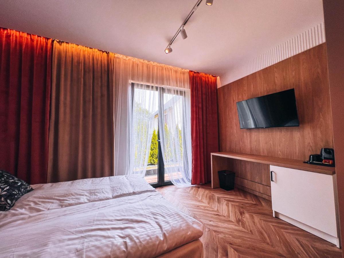 Resto Inn - Smart Apartamenty Blisko Energylandii Polwies Kültér fotó
