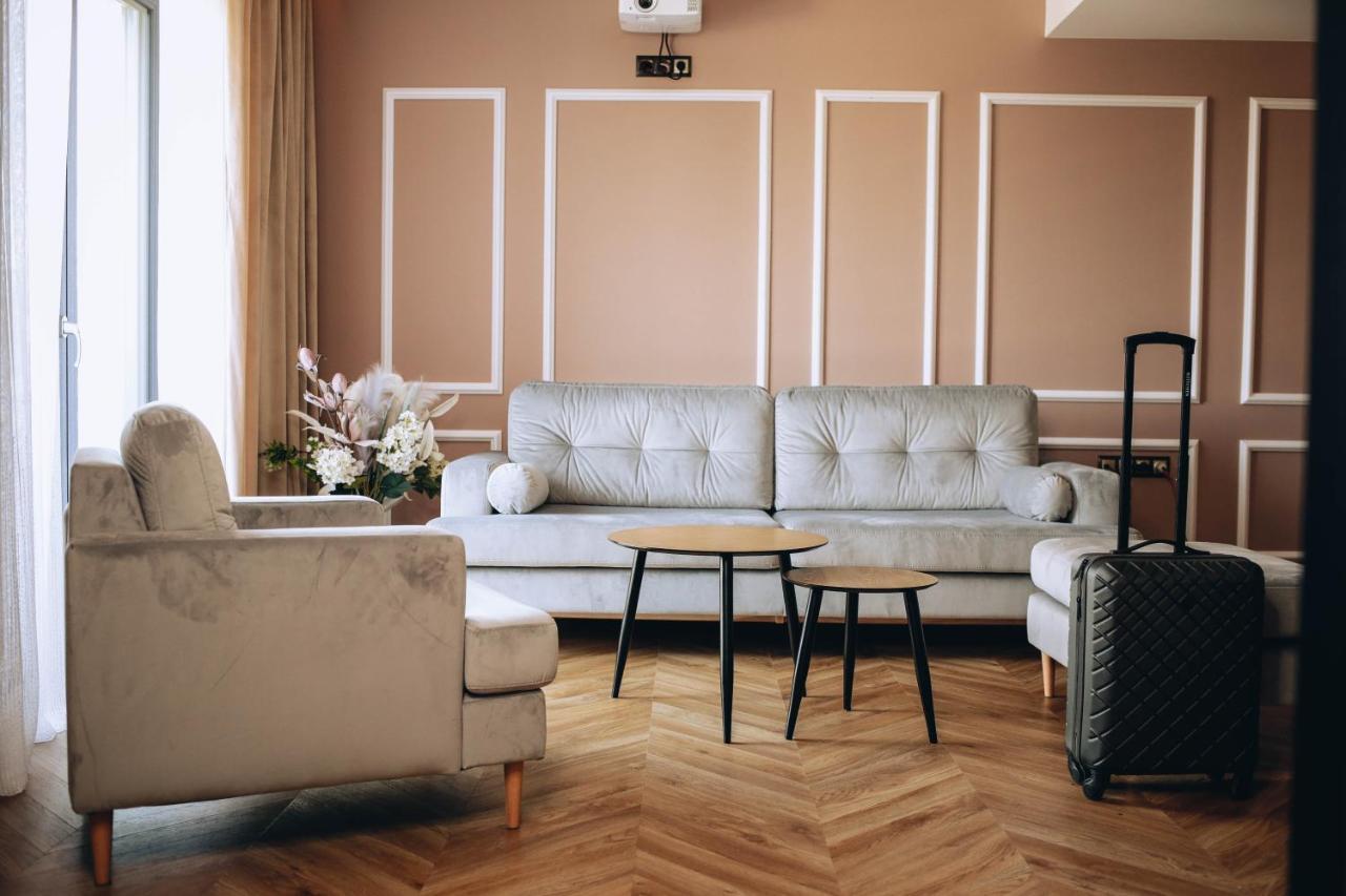 Resto Inn - Smart Apartamenty Blisko Energylandii Polwies Kültér fotó